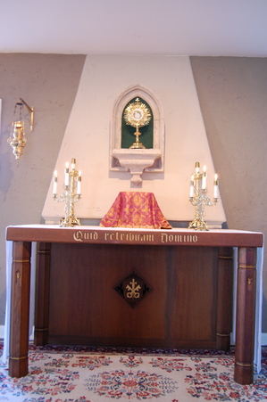 Altar in oratory.JPG